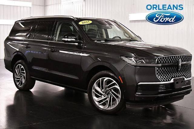 2025 Lincoln Navigator Reserve — photo 1 of 26