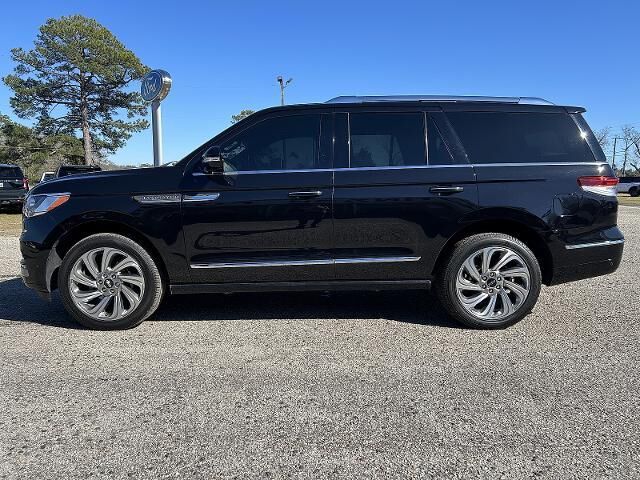 2024 Lincoln Navigator Reserve — photo 1 of 22