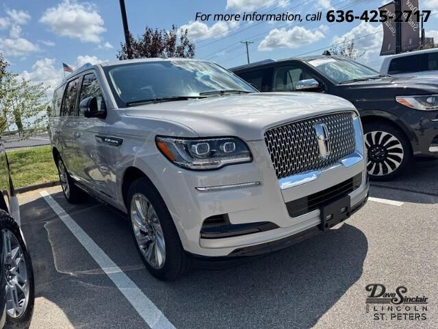 2024 Lincoln Navigator Reserve — photo 1 of 8
