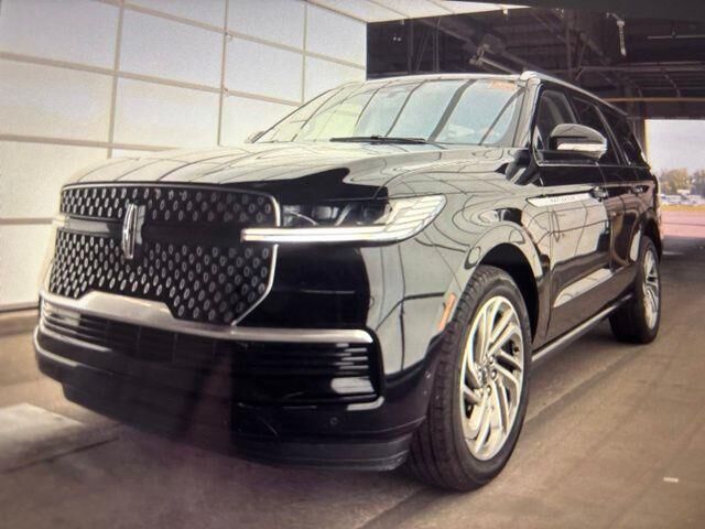 2025 Lincoln Navigator Reserve — photo 1 of 13