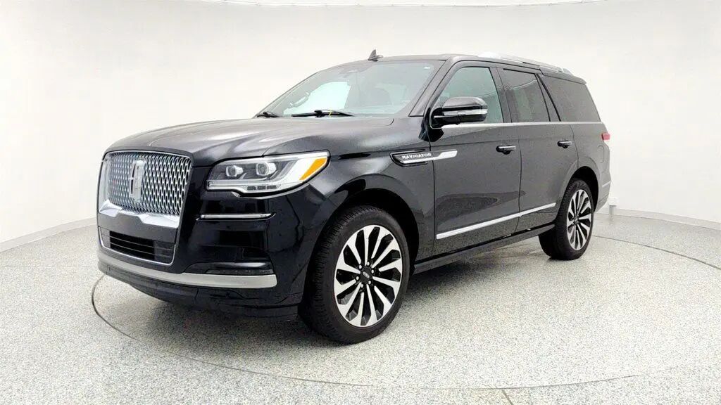 2023 Lincoln Navigator Reserve — photo 1 of 13