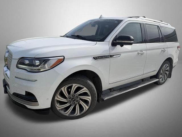 2023 Lincoln Navigator Reserve — photo 1 of 13