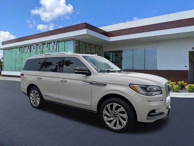 2024 Lincoln Navigator Reserve — photo 1 of 39