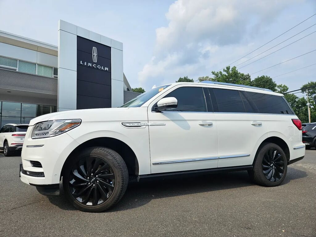 2021 Lincoln Navigator Reserve — photo 1 of 2