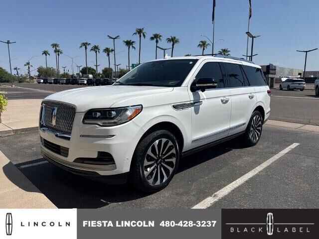 2022 Lincoln Navigator Reserve — photo 1 of 6