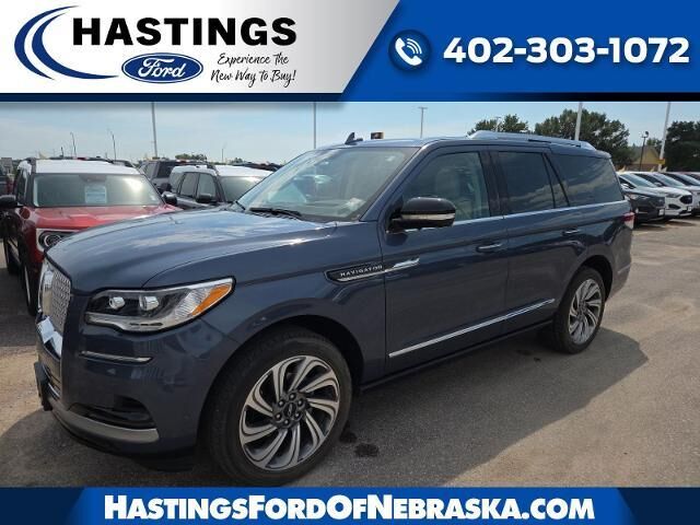 2022 Lincoln Navigator Reserve — photo 1 of 13