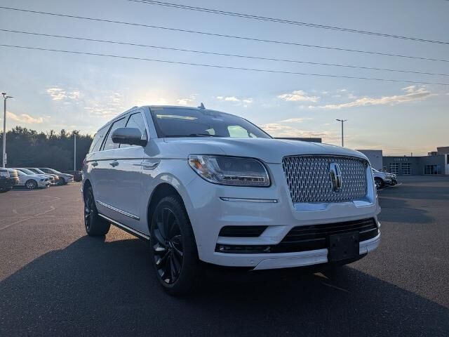 2020 Lincoln Navigator Reserve — photo 1 of 13