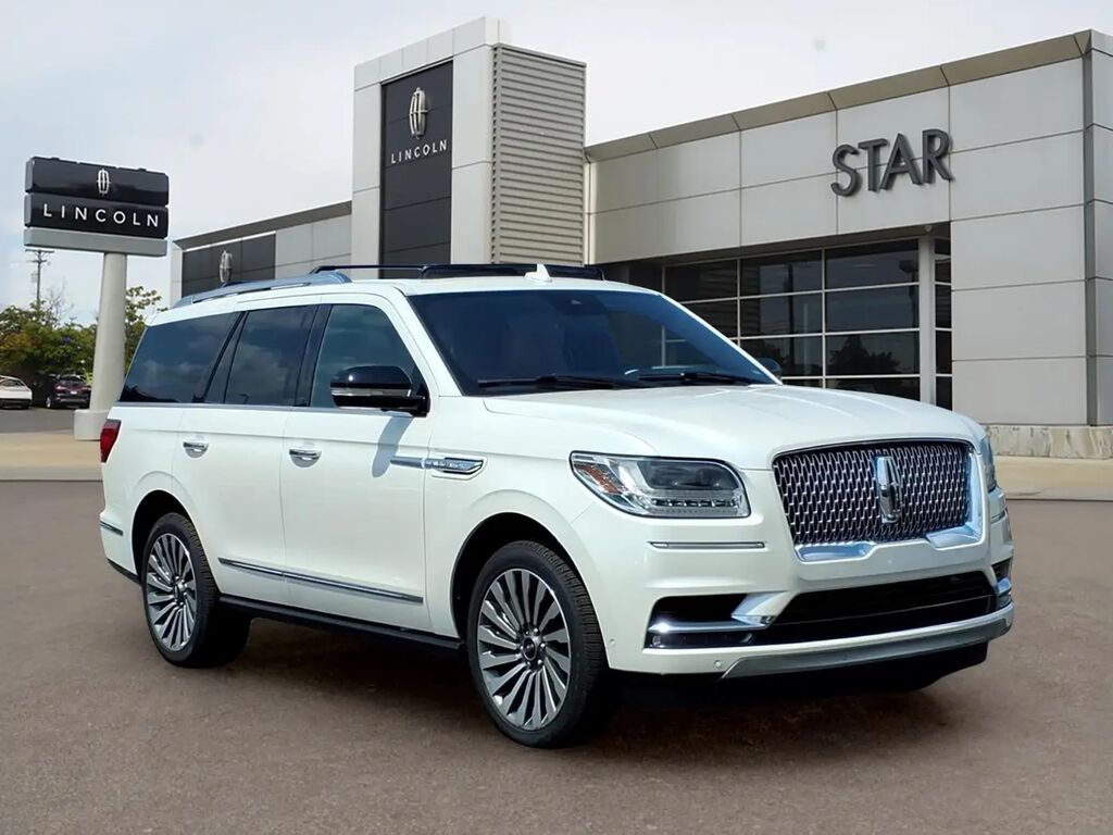 2019 Lincoln Navigator Reserve — photo 1 of 13
