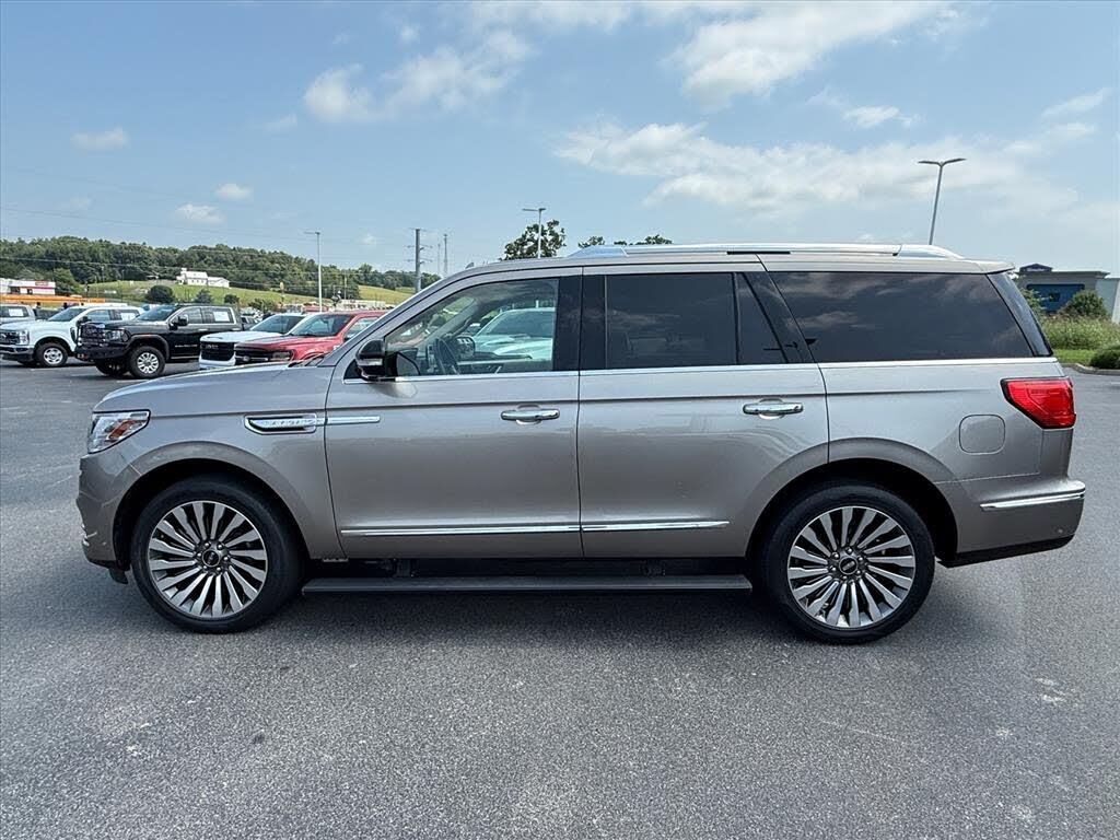 2019 Lincoln Navigator Reserve — photo 1 of 14