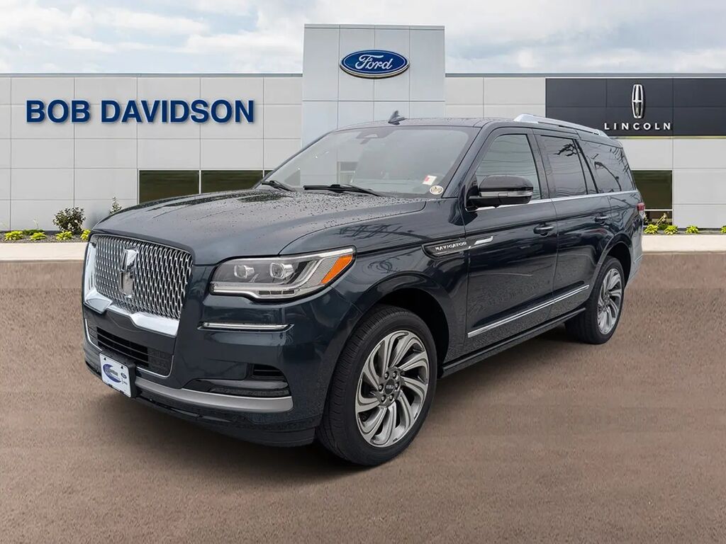 2022 Lincoln Navigator Reserve — photo 1 of 13