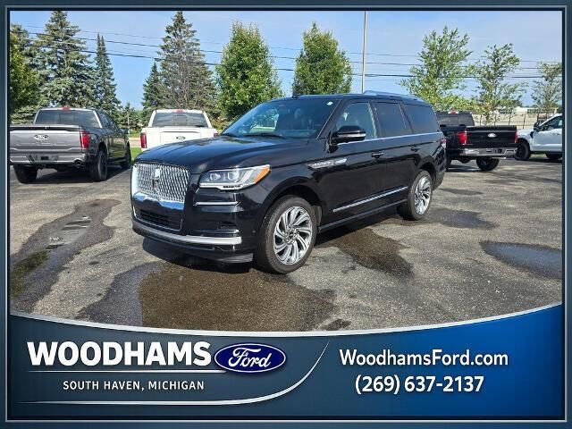 2022 Lincoln Navigator Reserve — photo 1 of 5