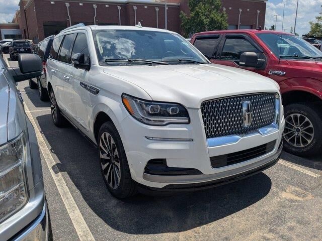 2022 Lincoln Navigator Reserve — photo 1 of 42