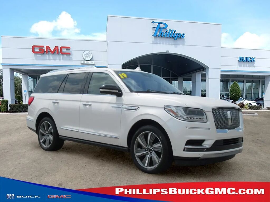 2019 Lincoln Navigator Reserve — photo 1 of 13
