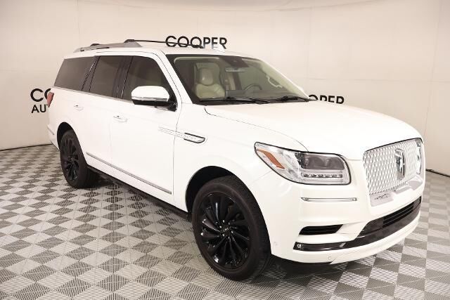 2020 Lincoln Navigator Reserve — photo 1 of 15