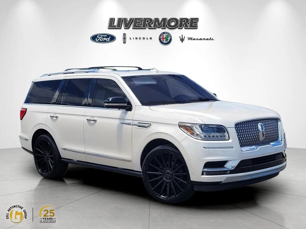 2019 Lincoln Navigator Reserve — photo 1 of 39