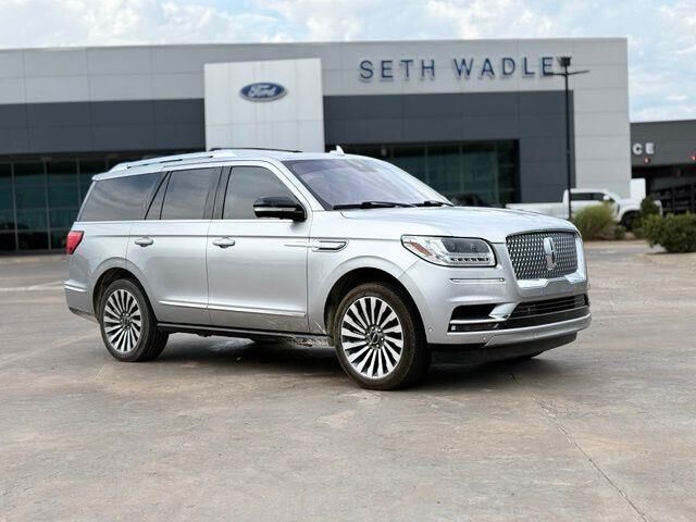 2020 Lincoln Navigator Reserve — photo 1 of 26