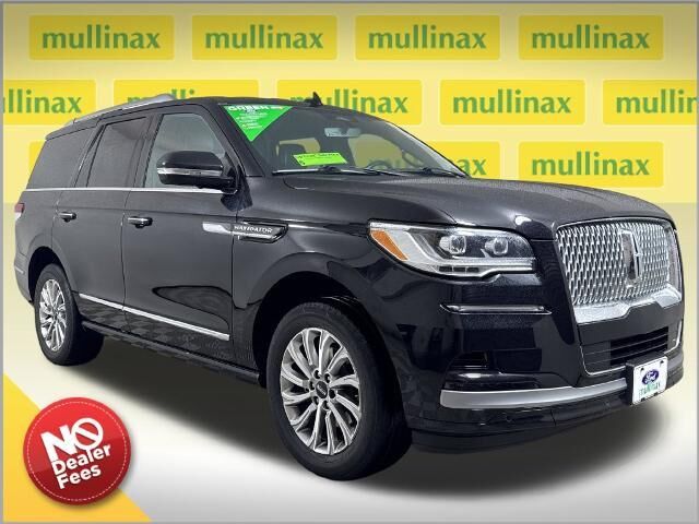 2023 Lincoln Navigator Standard