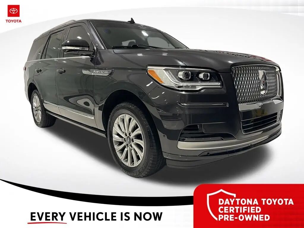 2024 Lincoln Navigator Premiere — photo 1 of 13
