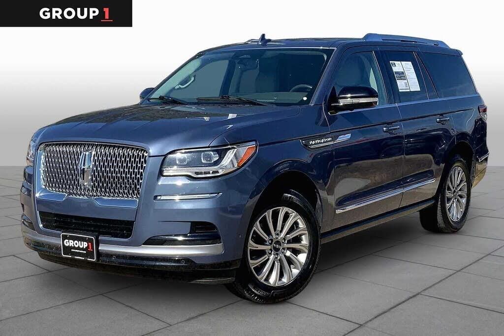 2023 Lincoln Navigator Standard — photo 1 of 13
