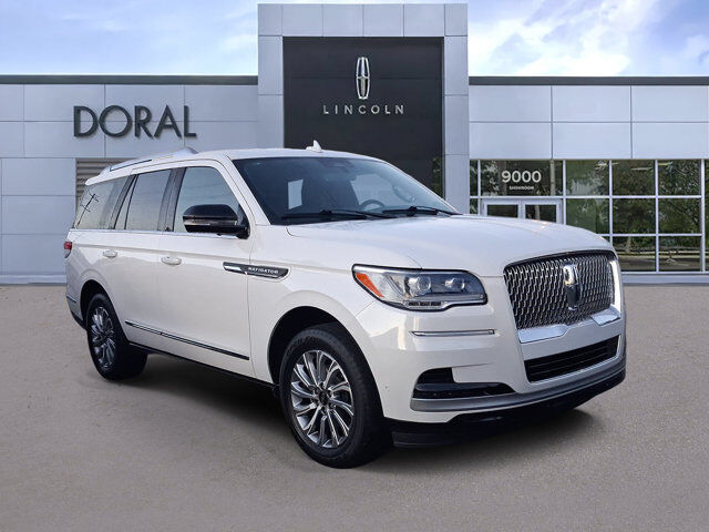 2024 Lincoln Navigator Premiere — photo 1 of 2