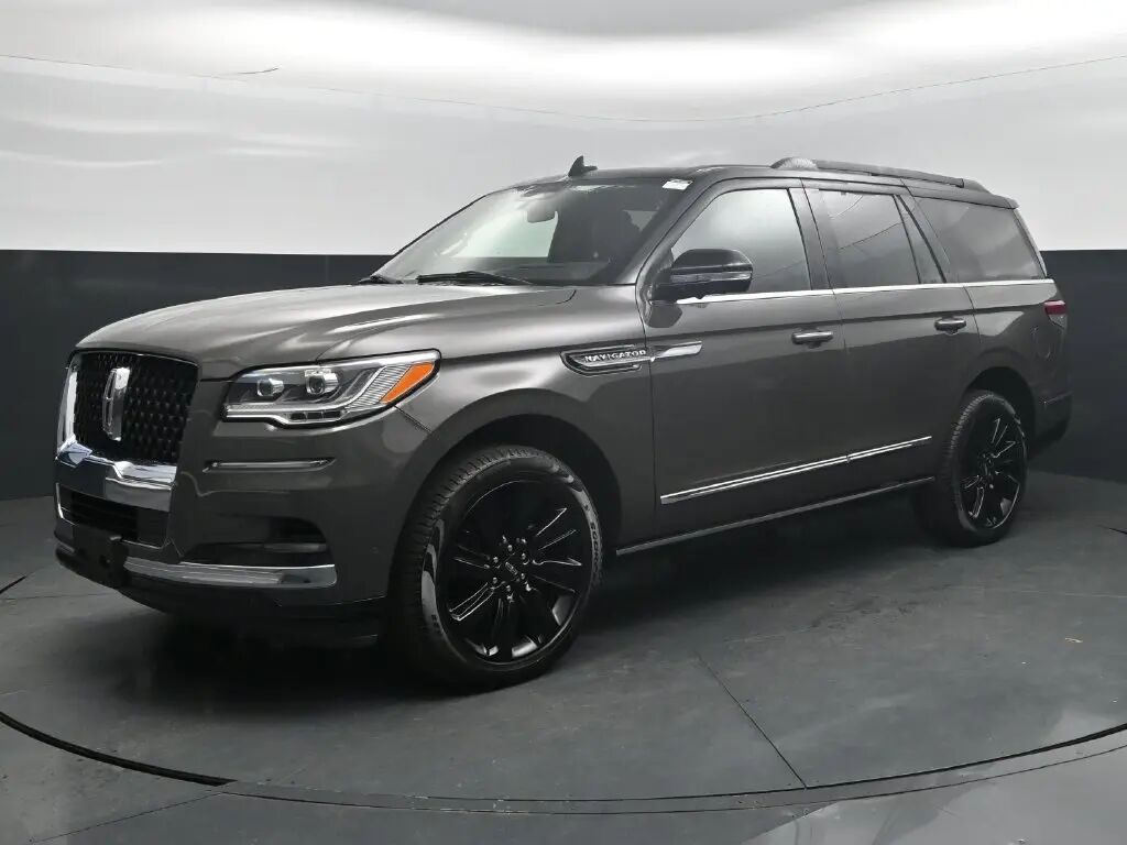 2024 Lincoln Navigator Black Label — photo 1 of 13
