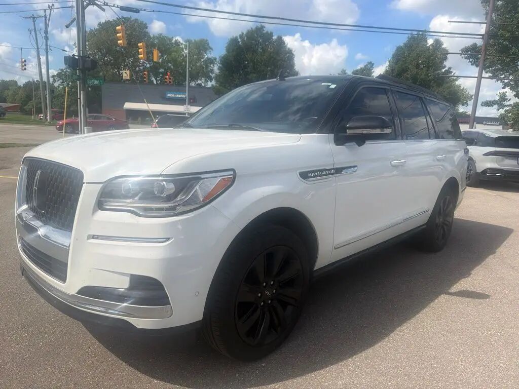 2024 Lincoln Navigator Black Label — photo 1 of 13
