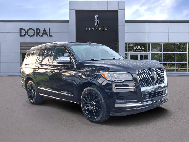 2023 Lincoln Navigator Black Label — photo 1 of 2