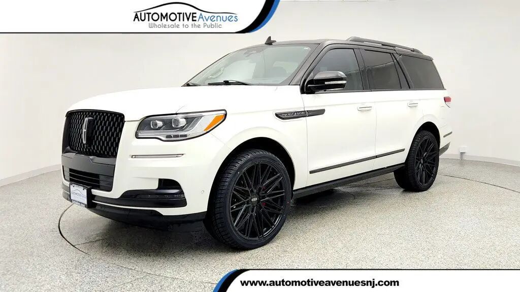 2024 Lincoln Navigator Black Label — photo 1 of 26