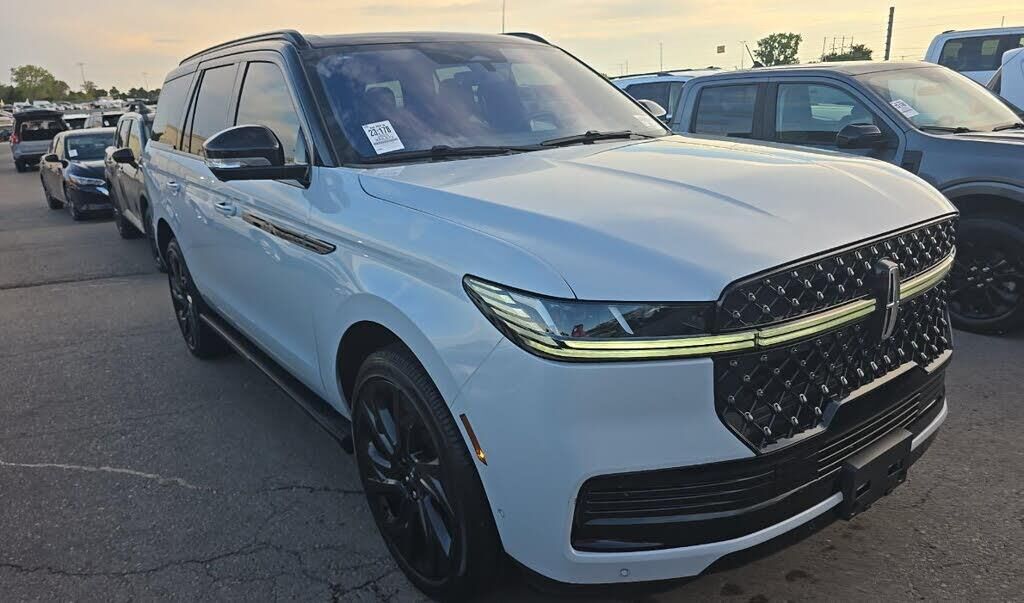 2025 Lincoln Navigator Black Label — photo 1 of 1