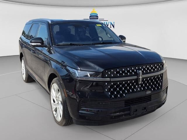2025 Lincoln Navigator Black Label — photo 1 of 39