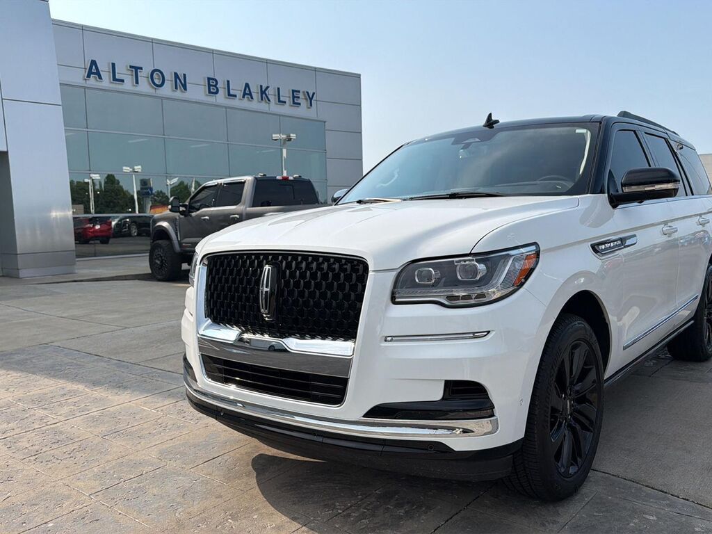 2024 Lincoln Navigator Black Label — photo 1 of 25