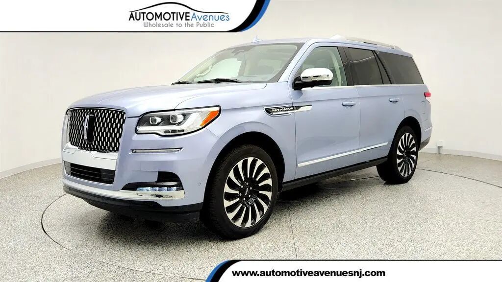 2024 Lincoln Navigator Black Label — photo 1 of 13