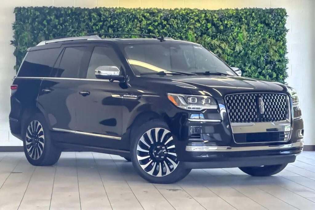 2024 Lincoln Navigator Black Label — photo 1 of 24