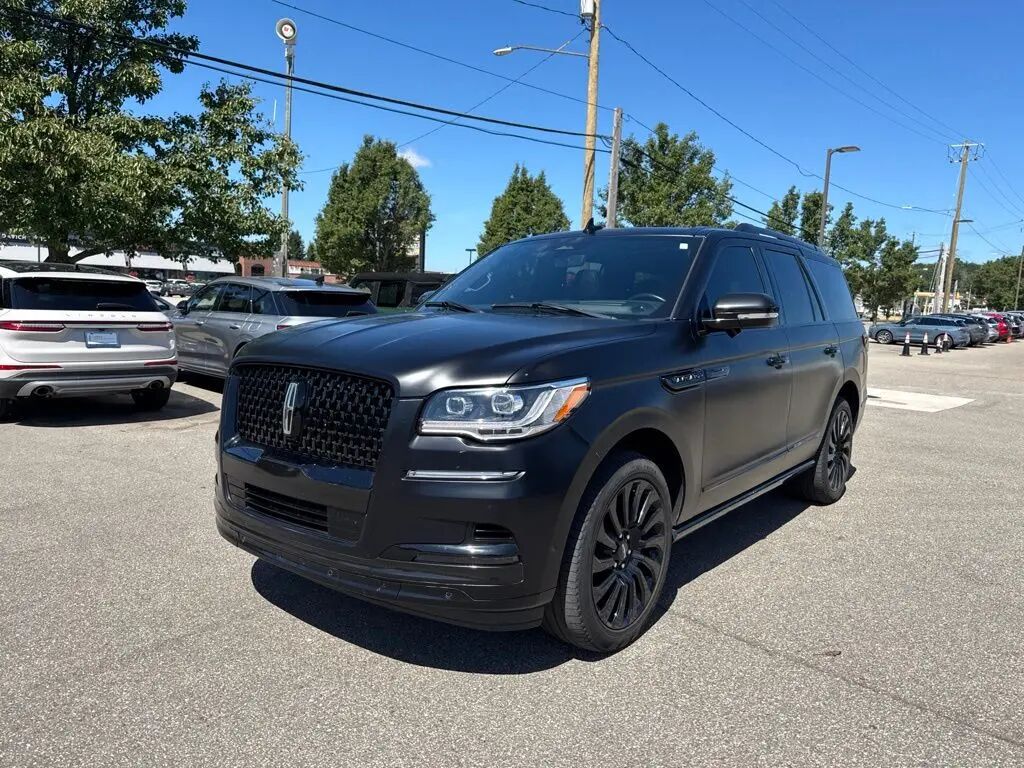 2023 Lincoln Navigator Black Label — photo 1 of 26