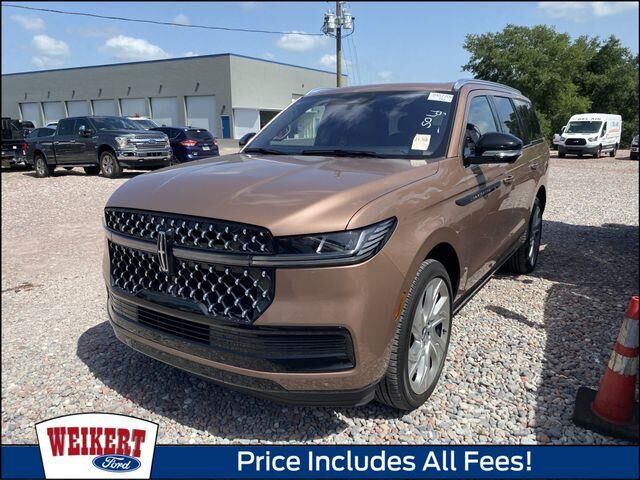 2025 Lincoln Navigator Black Label — photo 1 of 26