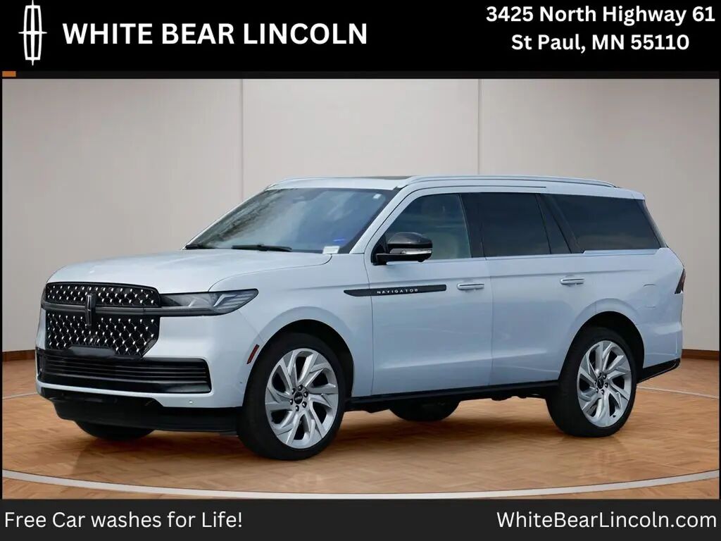 2025 Lincoln Navigator Black Label — photo 1 of 17