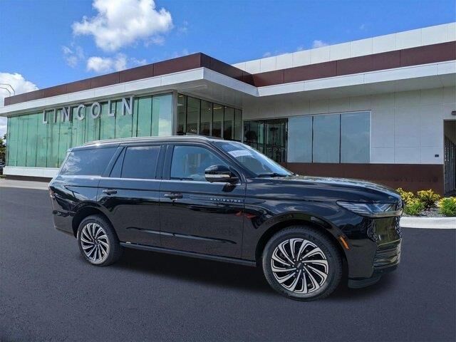 2025 Lincoln Navigator Black Label — photo 1 of 13