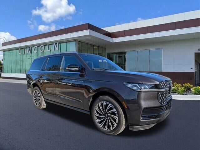 2025 Lincoln Navigator Black Label — photo 1 of 13