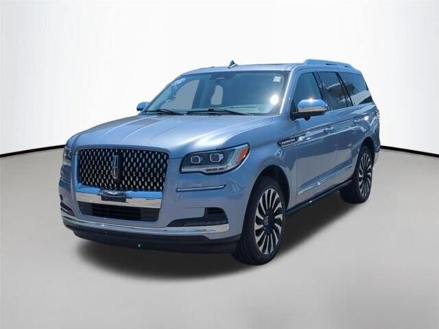 2022 Lincoln Navigator Black Label — photo 1 of 26