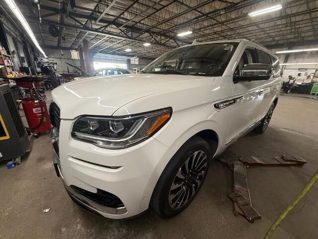 2022 Lincoln Navigator Black Label