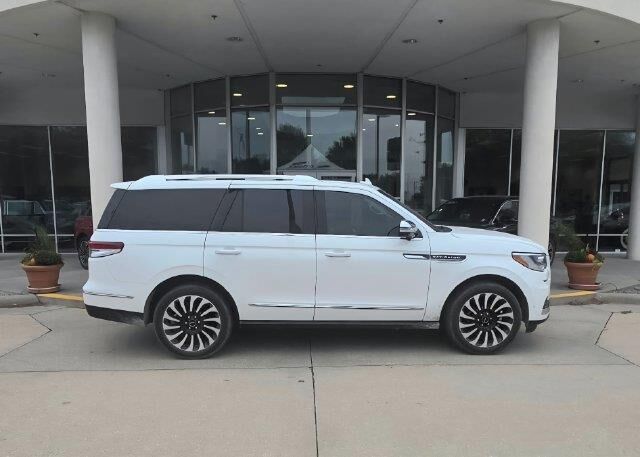 2022 Lincoln Navigator Black Label