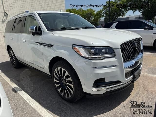 2022 Lincoln Navigator Black Label — photo 1 of 13