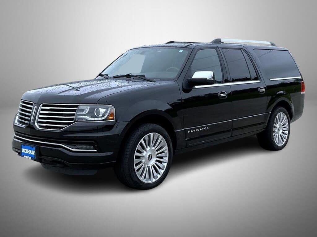 2015 Lincoln Navigator L Base — photo 1 of 1