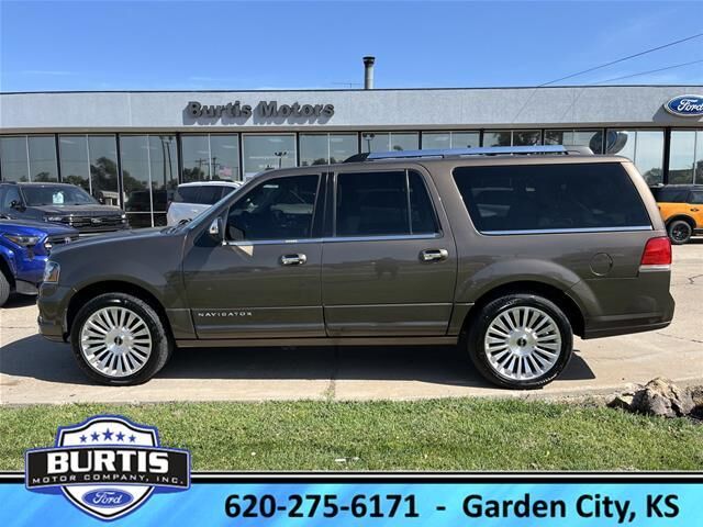 2016 Lincoln Navigator L Select — photo 1 of 13