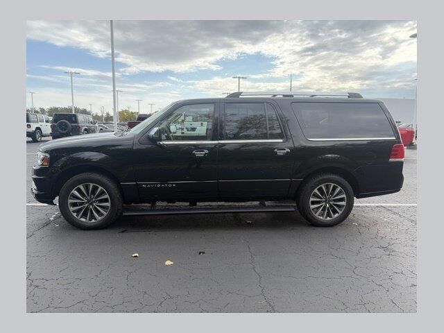 2017 Lincoln Navigator L Select