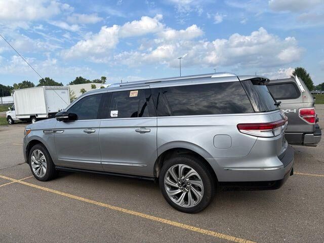2024 Lincoln Navigator L Reserve