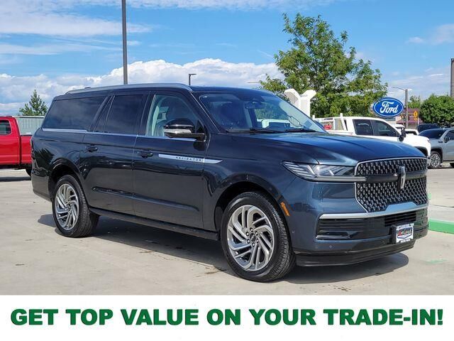 2025 Lincoln Navigator L Reserve — photo 1 of 26