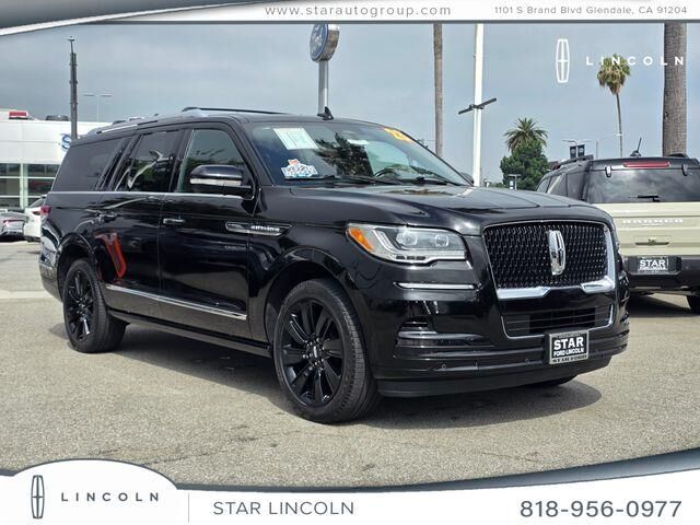 2023 Lincoln Navigator L Reserve — photo 1 of 28
