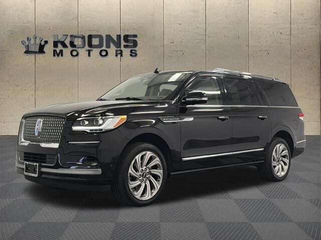 2024 Lincoln Navigator L Reserve — photo 1 of 13