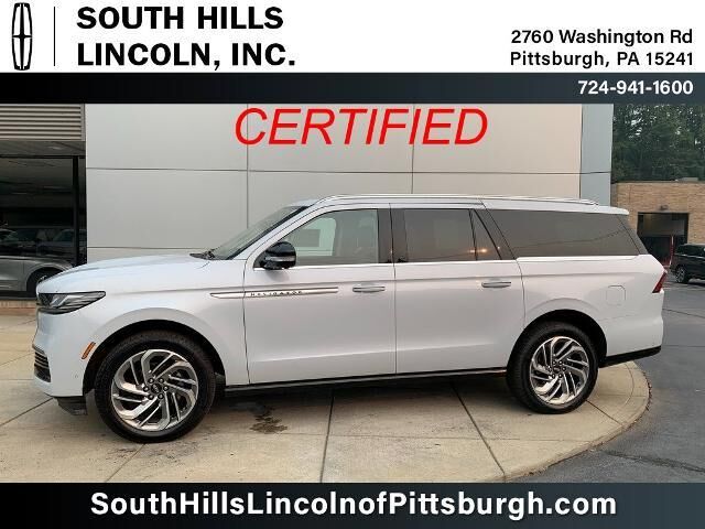 2025 Lincoln Navigator L Reserve — photo 1 of 13